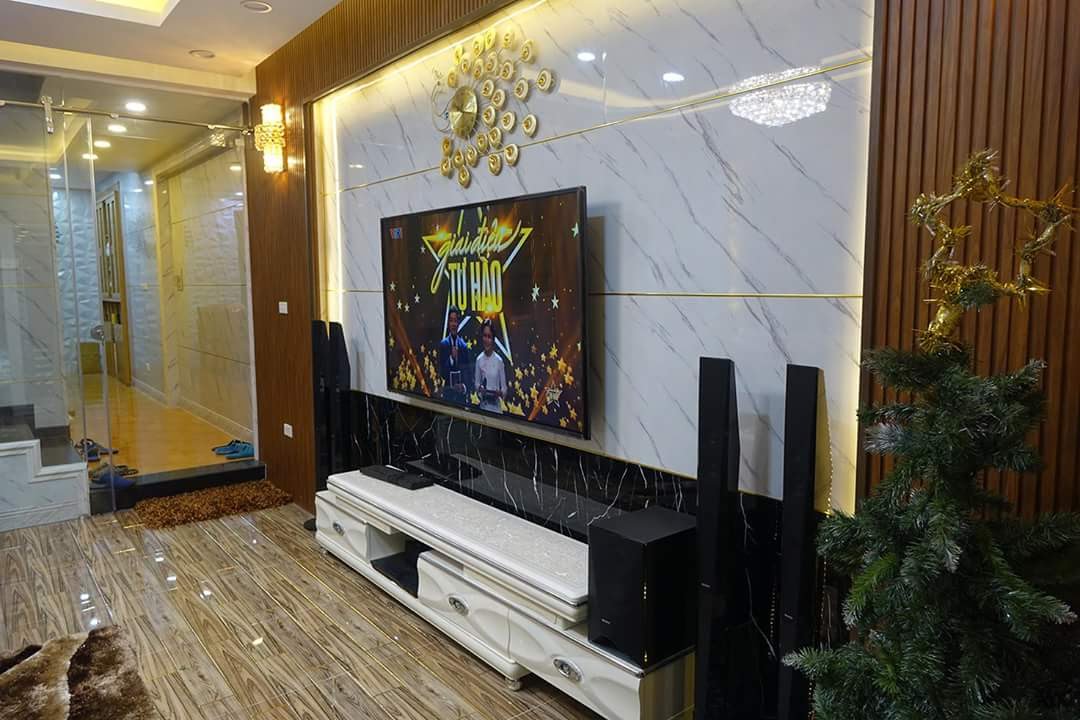 trang trí mảng tường sau tivi