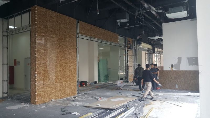 Hình ảnh thi công báo giá tấm nhựa giả đá tại TPHCM