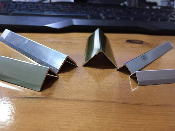 phào chỉ trang trí tường