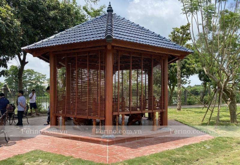 mẫu chòi gỗ nhựa ngoài trời kết hợp rèm che