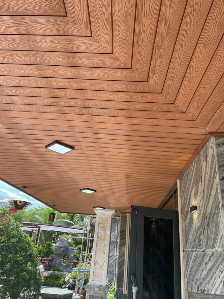 Thi công ốp tường trần gỗ nhựa ngoài trời với Ferino