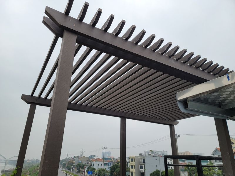 giá thanh lam gỗ nhựa ngoài trời